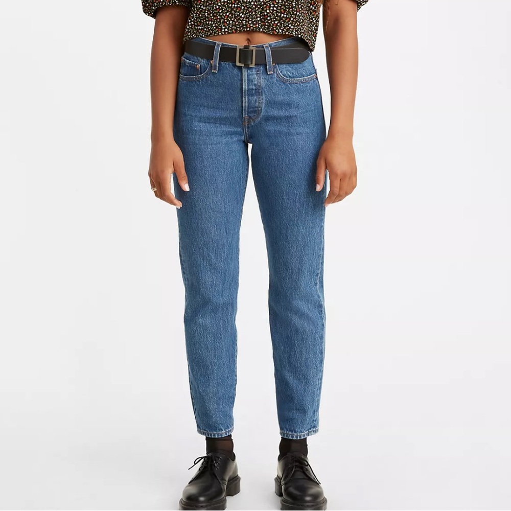Levi's Wedgie Icon Fit High Rise Ankle Jeans
